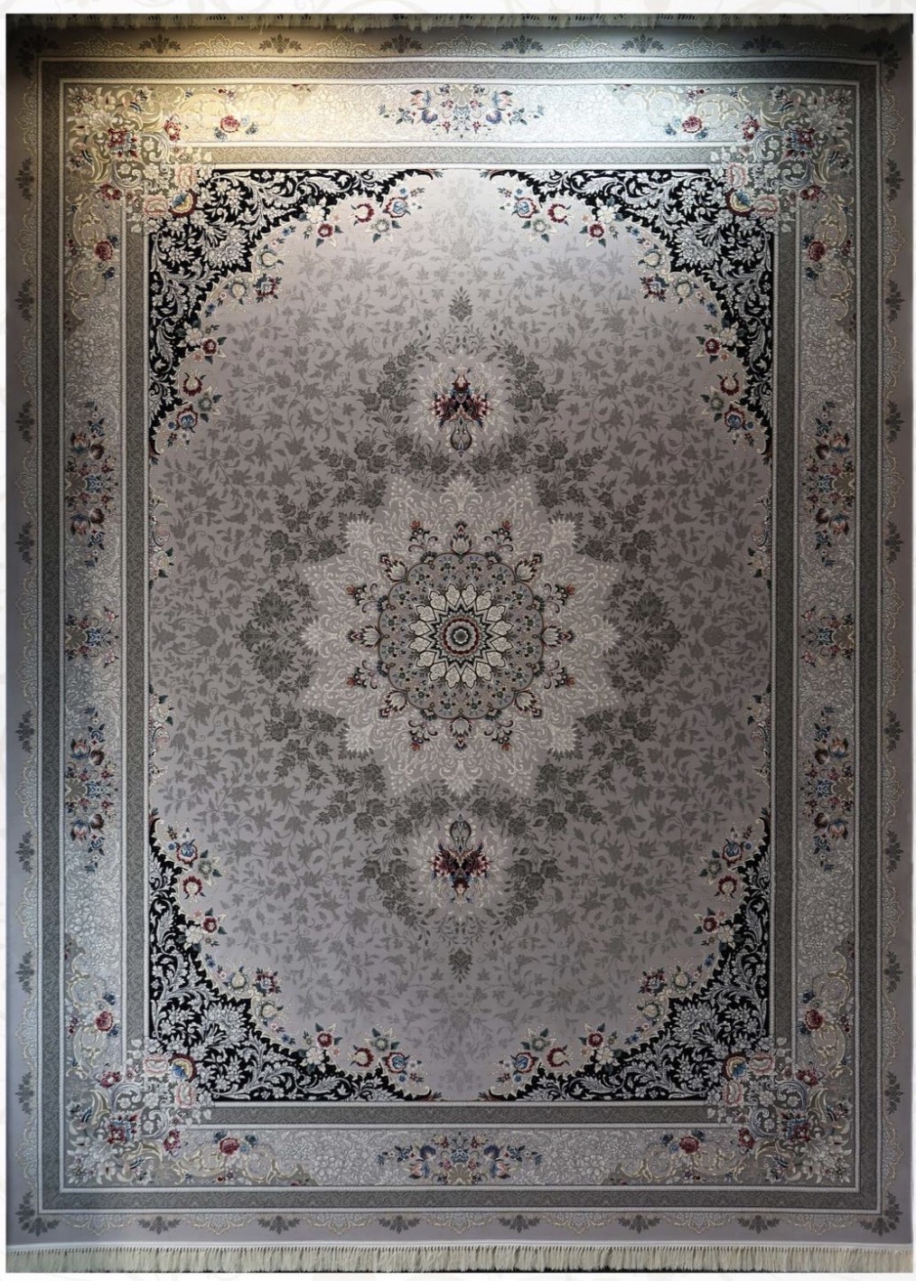 فرش ۷۰۰ شانه ۹ متری کاشان رنگ نقره ای طرح کابرا khan