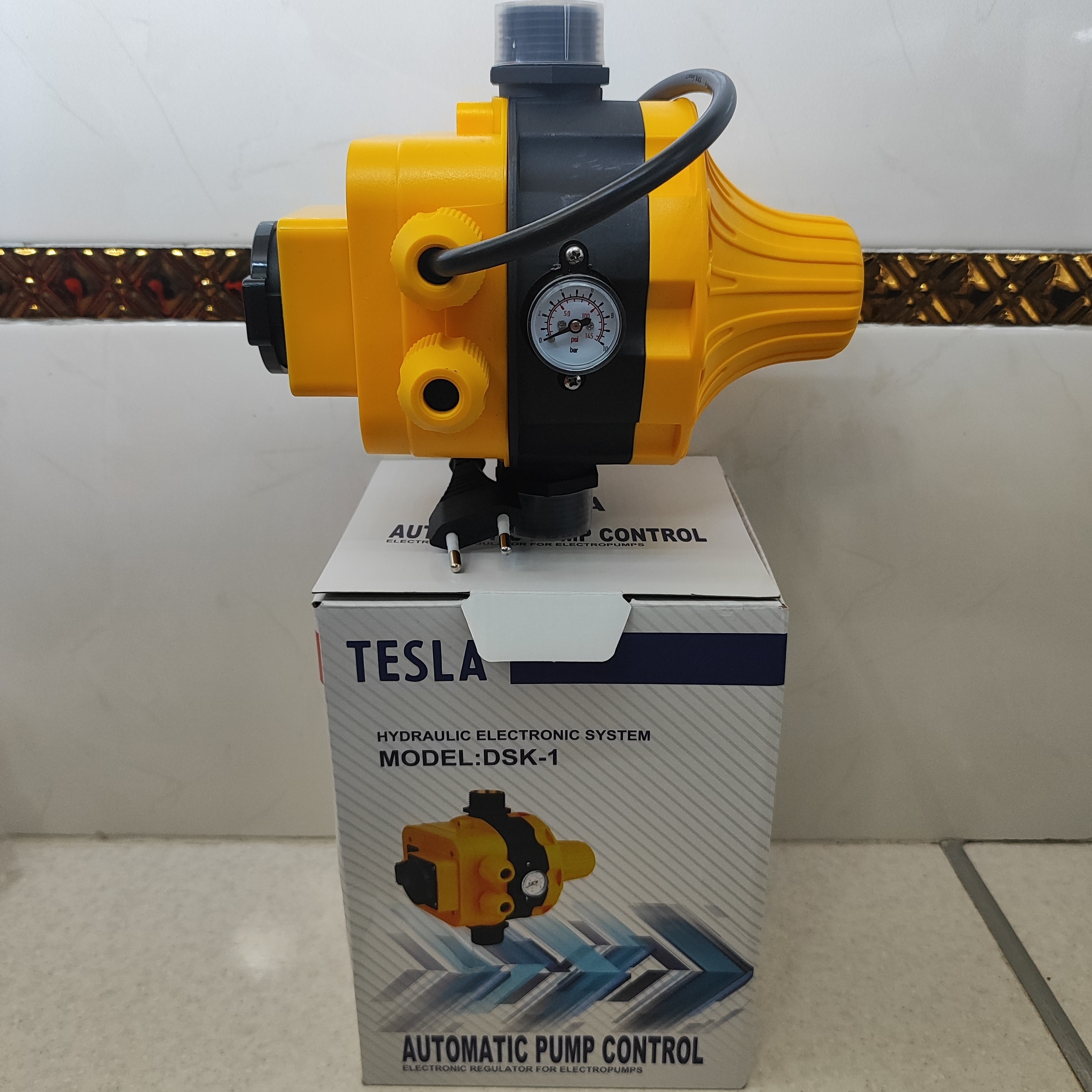 ست کنترل پمپ آب تسلا مدل DSK-1 کلید کنترل اتوماتیک پمپ TESLA SQ-8.2 با پیچ تنظیم و کابل